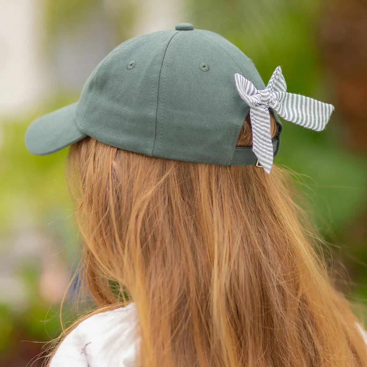 Horse bow baseball hat